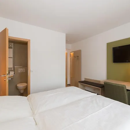 Schneider Hotel